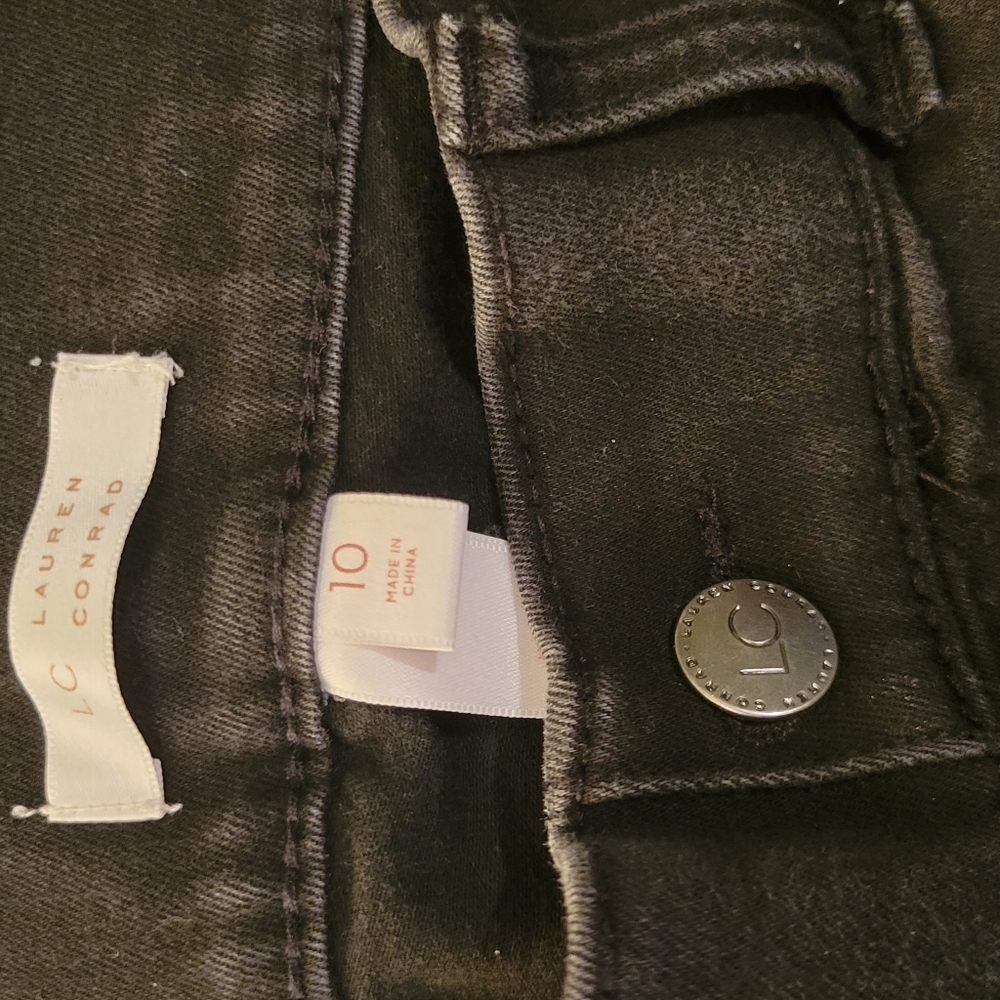 Lauren conrad ankle stretch